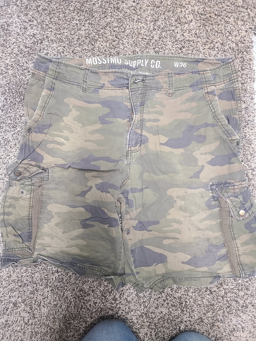 Mossimo Supply Co. Men Camo Cargo Shorts - Green Camouflage